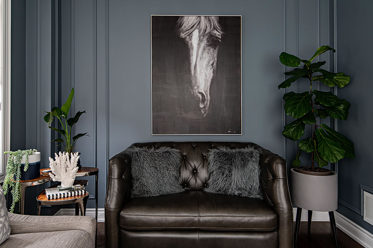 detail sitting room mirror