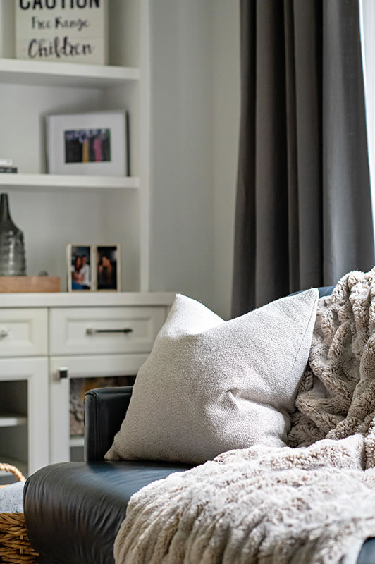 sitting room couch detail